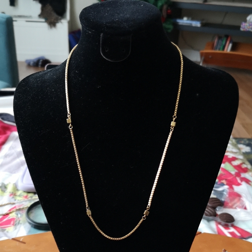 Vintage Gold-tone Vendome (Coro) Necklace Boxchain Design w Square Accents 10"